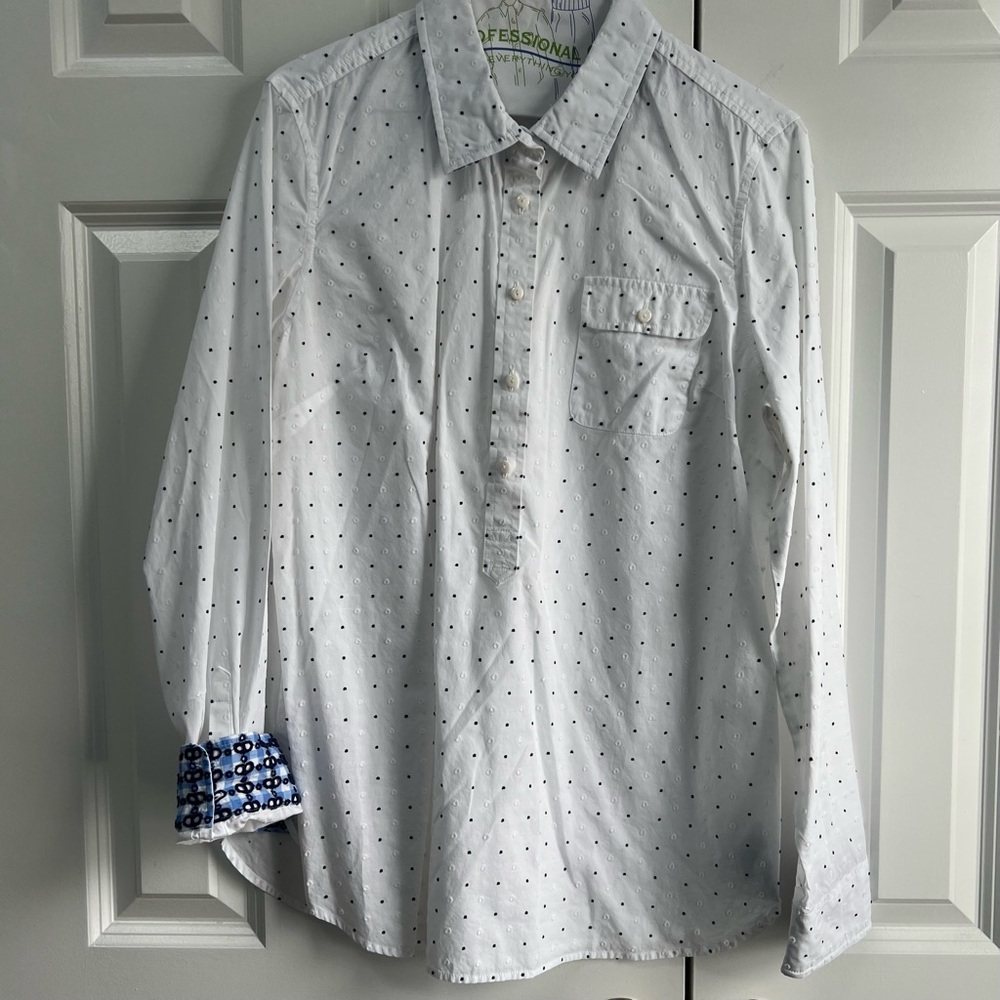 Vintage Vineyard Vines white tunic with navy and white polka dot embroidery